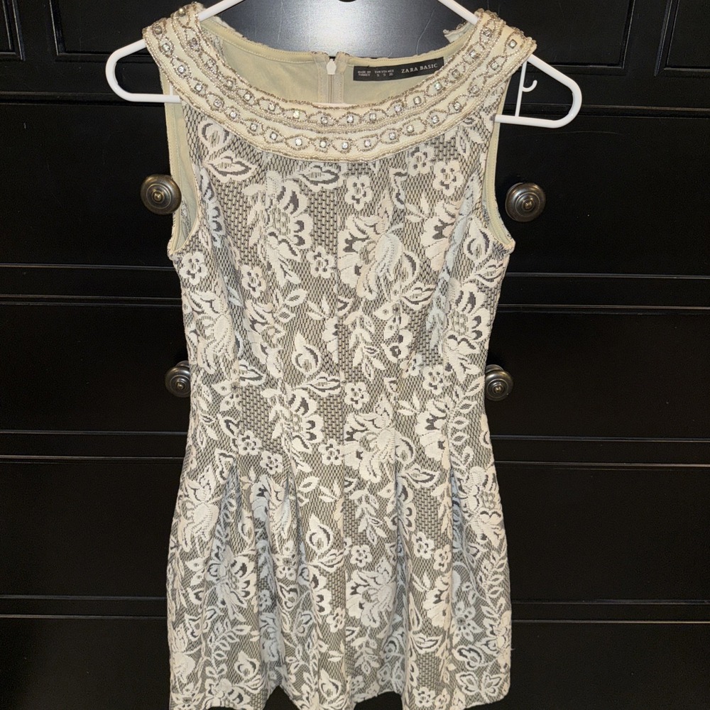 ZARA BASIC EMBELLISHED JACQUARD TULIP FLORAL DRESS‎ BLOGGERS SIZE SMALL